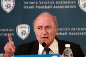 ¿Puede Blatter seguir al timón de la FIFA?