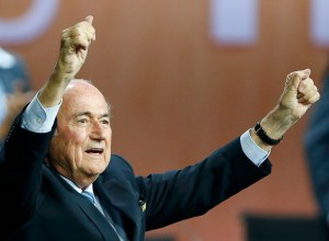 Blatter, presidente inmutable contra viento y marea