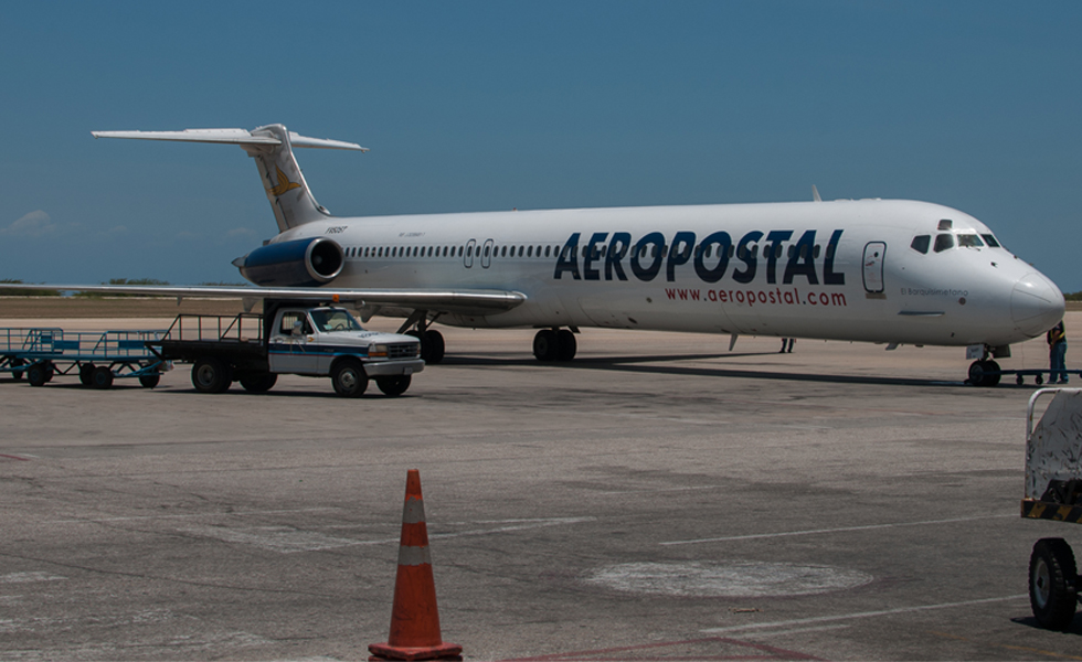 Aeropostal cesa operaciones por falta de permisos y repuestos