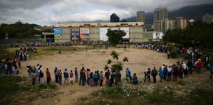 Venezuela vive arrinconada por crisis generada por la corrupción
