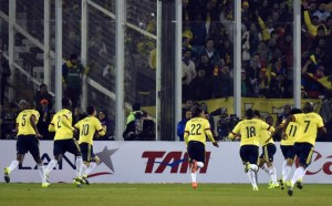 Colombia derrota a Brasil 1-0 y pone al rojo vivo el Grupo C