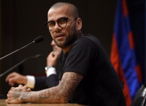 No te pierdas a este jugador del Barcelona mostrando sus dotes artísticos cantando reggaeton (VIDEOS)
