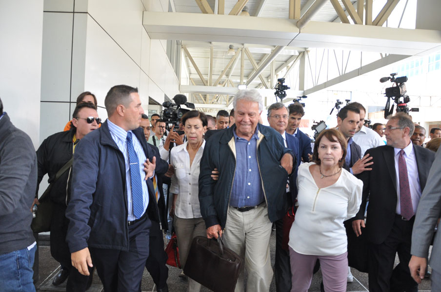 La llegada de Felipe González a Venezuela (FOTOS)