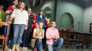 Lilian Tintori encabeza vigilia en la iglesia Chiquinquirá de Caracas