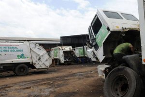 Escasez de repuestos afecta a camiones de basura en Valencia