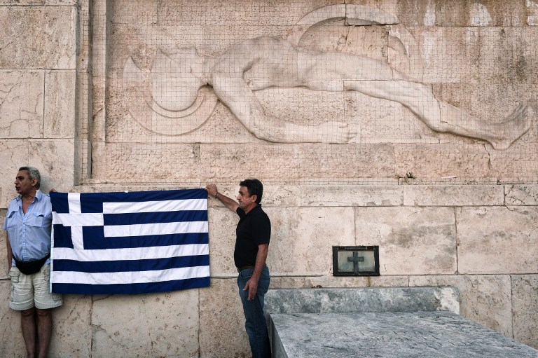 Parlamento griego aprueba segundo paquete de medidas económicas