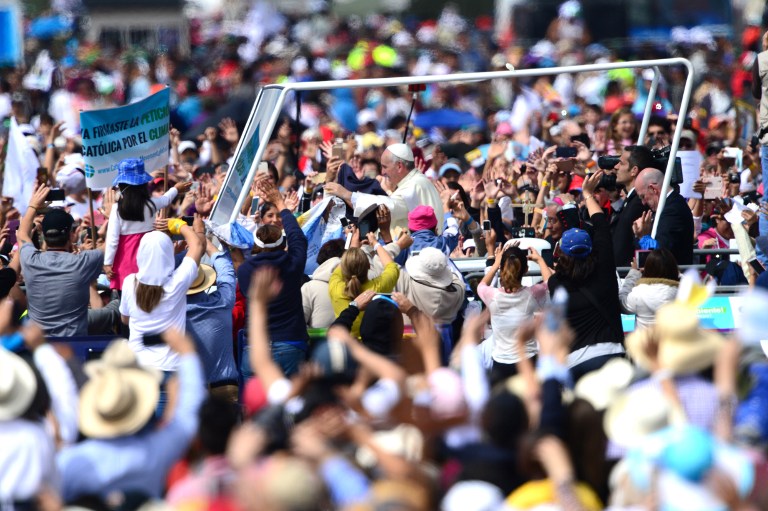 La multitudinaria misa que dio el Papa Francisco en Quito #7JL (FOTOS)