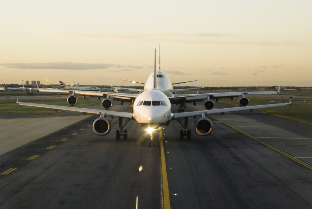 Impactante historia del hombre que estafa a las aerolíneas y viaja gratis por el mundo