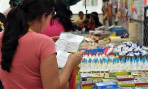 Se necesitan más de 100 millones de bolívares para comprar una lista escolar