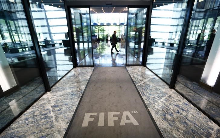 La FIFA suspende seis años a Lindile Kika