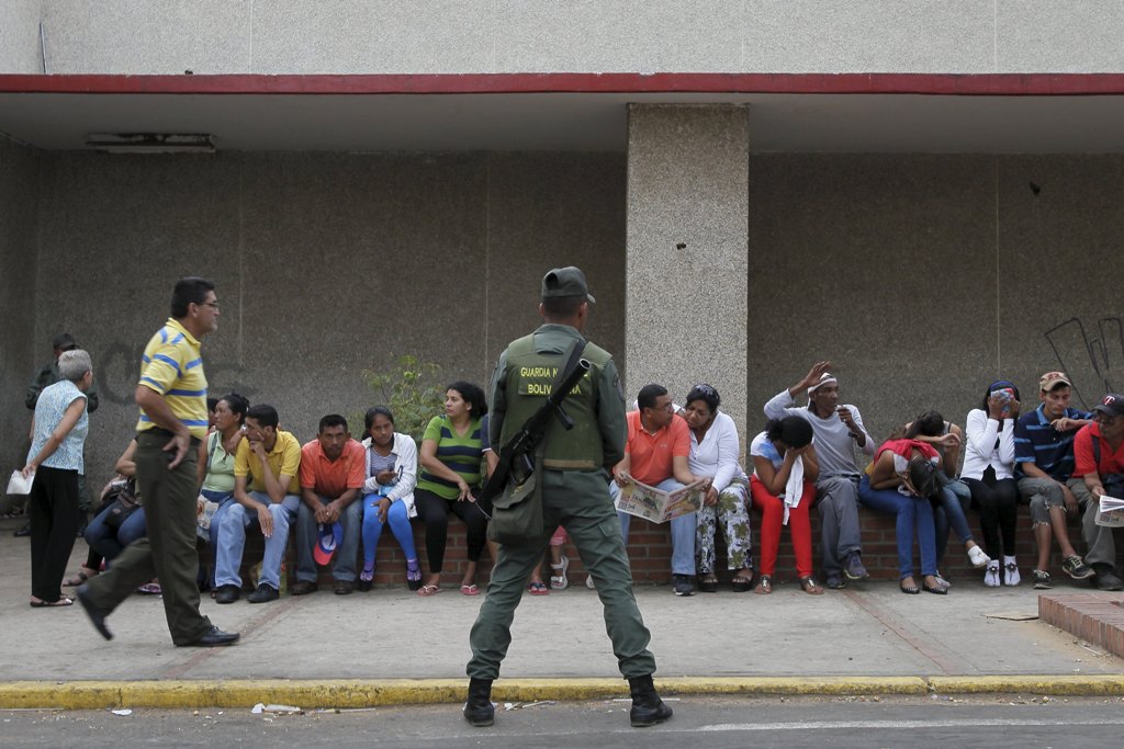 Los venezolanos perciben el bachaqueo como un delito organizado