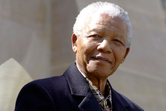 Detienen a nieto de Nelson Mandela por violar a una niña