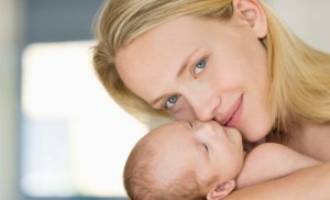 Concluyen que bebés de 6 meses son capaces de reconocer voces y caras felices