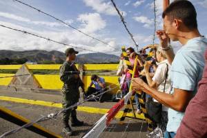 Mercancías varadas en aduanas de Táchira podrán acceder a tierra venezolana