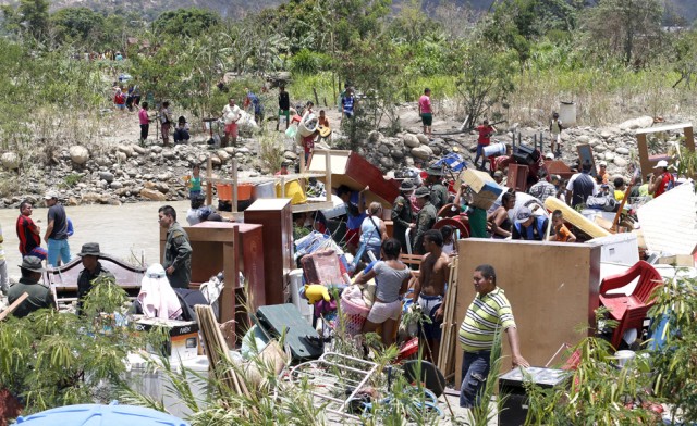 ¿Desespero rojo? El mismo Gobierno que “expulsó” a colombianos de la frontera ahora los invita a inscribirse en el Psuv (Video)