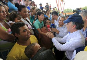 Santos promete trabajar las 24 horas para facilitar retorno de colombianos (Fotos)