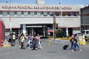 Suspenden sellado de pasaportes para entrar o salir de Venezuela