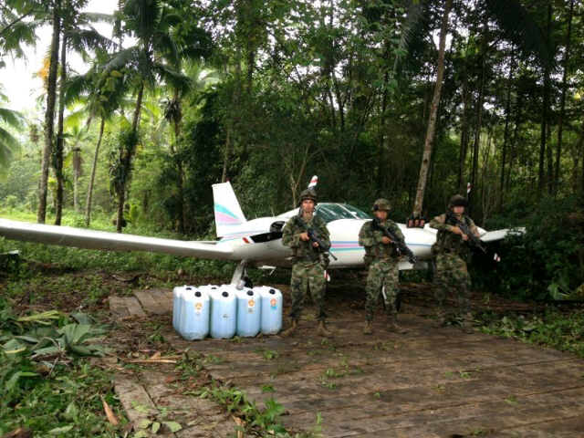 Gobierno peruano promulga ley que autoriza derribo de aviones de narcotráfico