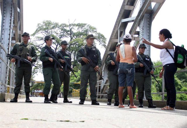 Más de 30 mil trabajadores en riesgo por cierre de puentes