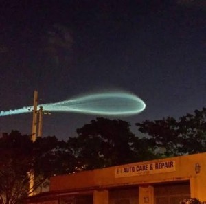 Una misteriosa luz blanca aparece en el cielo del sur de la Florida