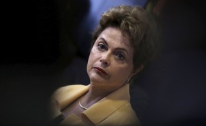 Rousseff advierte a camioneros en su contra que bloquear carreteras es crimen