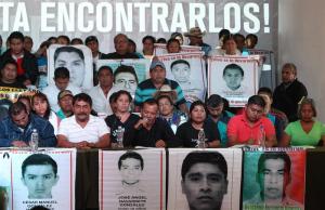 Padres de 43 estudiantes buscan que Peña Nieto ordene reestructurar investigación