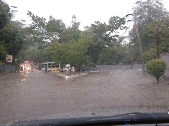 Si te asombró la mega laguna de Las Mercedes, espera a ver la de Macaracuay (Fotos)