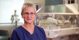 ¿Preparados para llorar? Enfermera neonatal se reencuentra con todos los pacientes que salvó (Video)