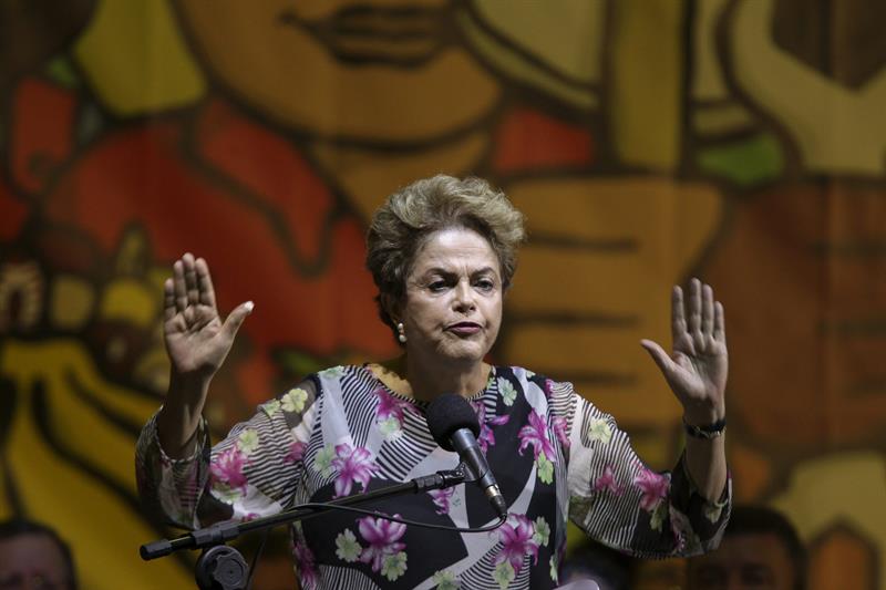 Rousseff retoma consultas sobre la posible ida de Lula al Gobierno