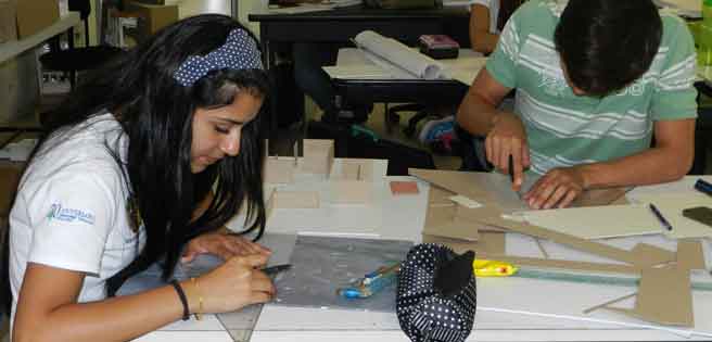 Graduarse de arquitecto en Venezuela descuadra el bolsillo