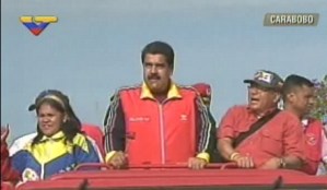¡Igualdad socialista! Maduro en la carroza y sus seguidores… ¡A pie por esa carretera! (Video)