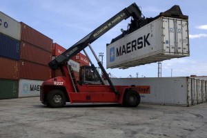 Llegan más de 230 contenedores de alimentos y medicinas al Puerto de La Guaira