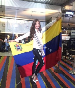 ¡Por la corona! Mariana Jiménez impacta con fotos oficiales en traje de baño para Miss Universo