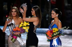 ¡I have to apologize! Miss Colombia no se quedó con la corona del Universo… Pero con Vin Diesel ¡Sí! (Foto)