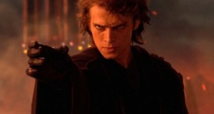 Así luce el actor que interpretó a Anakin Skywalker… Querrás ir al lado “oscurito” (FOTO)