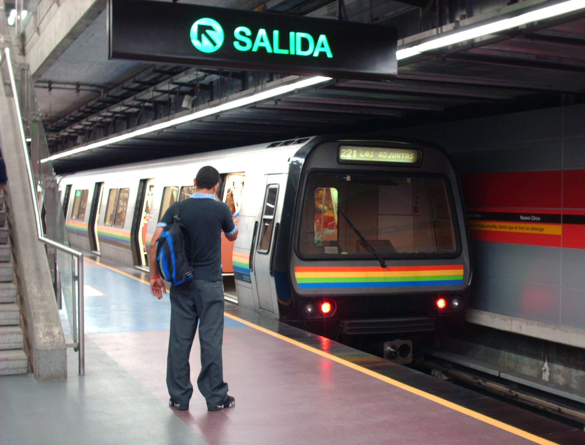 Reportan fuerte retraso en Línea 2 del Metro de Caracas