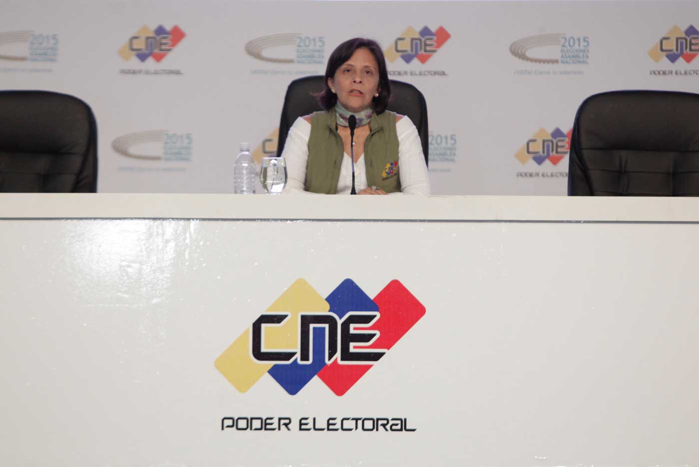 Sandra Oblitas no pidió respeto a resultados y al CNE porque no tiene Twitter, afirman rectores