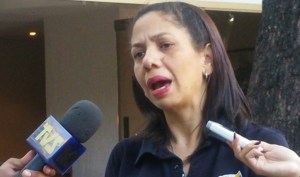 Betsy Bustos: Cualquier ama de casa puede instruir al ministro Salas sobre inflación y escasez