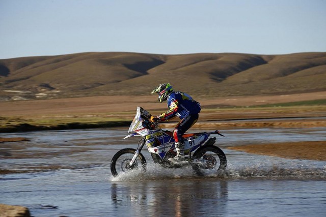Nicolás Cardona superó la novena etapa del Rally Dakar