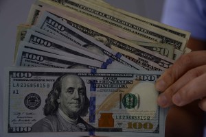 Devaluación oficial a paso galopante: Simadi superó los 600 bolívares por dólar
