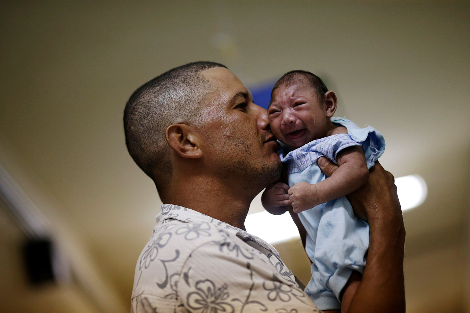 El zika, causa muy probable de microcefalias en niños