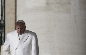 El Papa condena la “violencia ciega” de atentados en Bruselas y ora por las víctimas