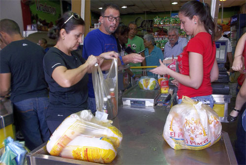 Bajan precios del pollo por fuerte caída en las ventas en Táchira