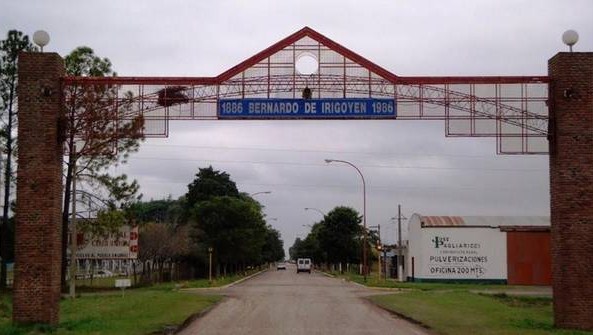 Robaron el banco, el correo, la comuna y la comisaría de un pueblo en 10 minutos… ¡Y se fugaron!