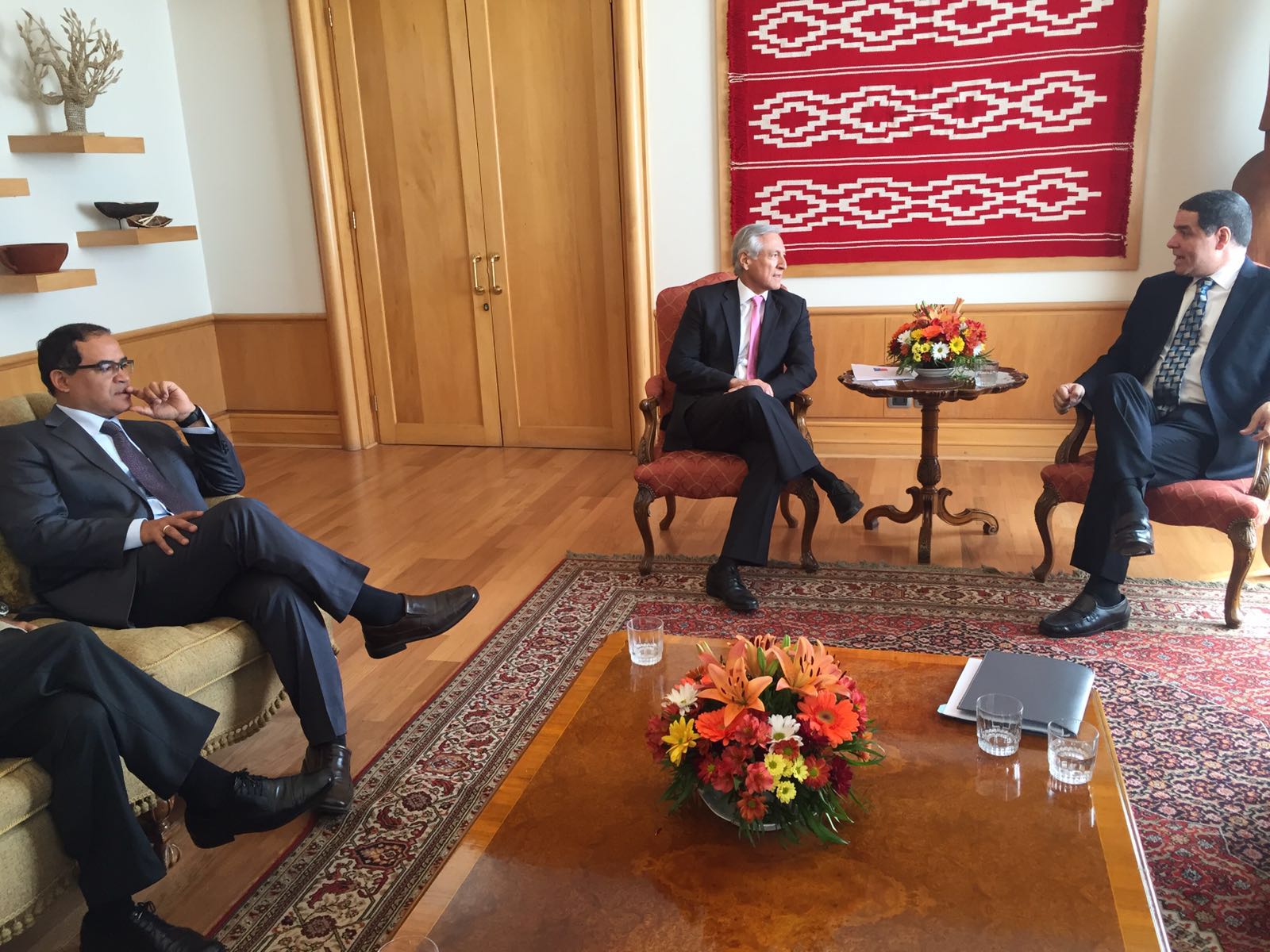 AN se reunió con personalidades del gobierno y  de Chile para tratar crisis política y humanitaria del país