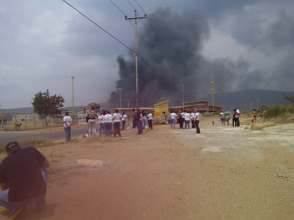 Detonaciones, heridos y ambulancias en el centro penitenciario Feníx-Uribana (Video)