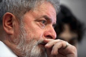 Lula habla en plan de “candidato” antes de declarar a la Justicia brasileña
