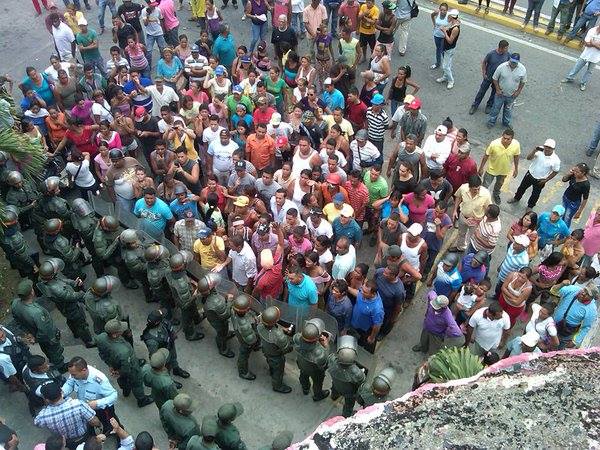 ¡No es broma! En Yaracuy solo los fieles a la revolución pueden comer… Las protestas continúan