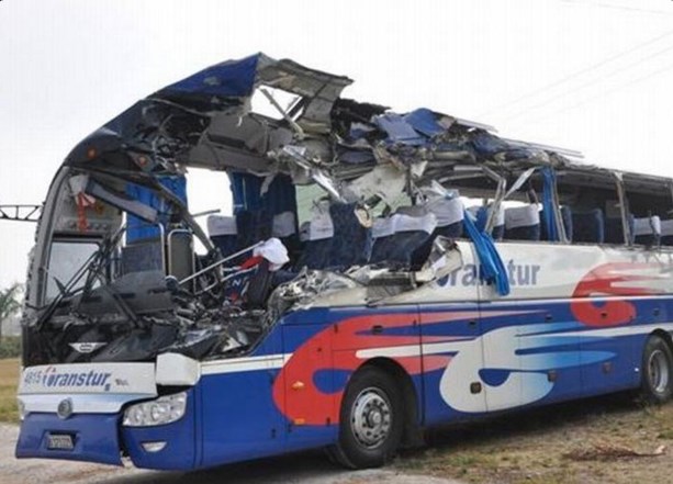 Dos fallecidos en accidente de tráfico en Cuba con 28 turistas heridos
