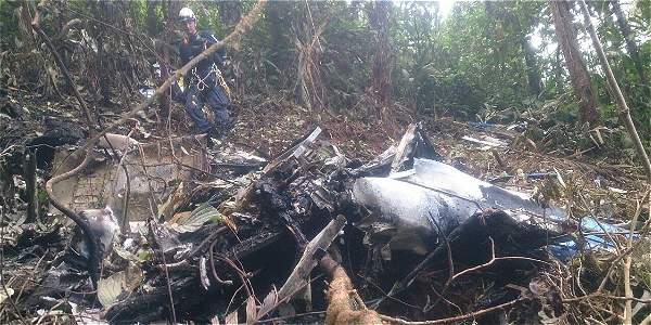 Helicóptero desaparecido en Colombia fue hallado con sus tripulantes muertos